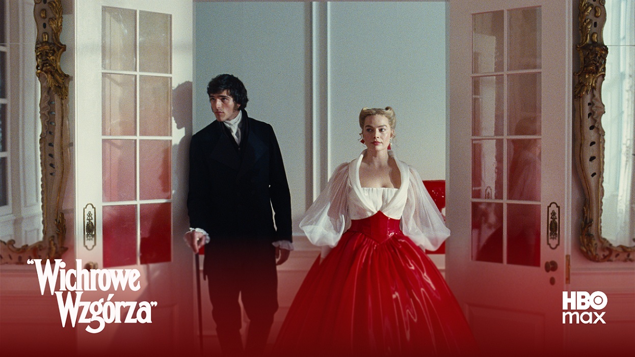 scena z filmu Wichrowe Wzgórza - główni bohaterowie Catherine i Heathcliff