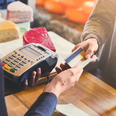Płacenie kartą kredytową – ochrona danych płatniczych